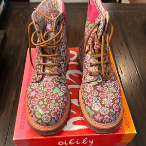 Oilily Women’s Size 9 (40) Lace Up Flower Boots